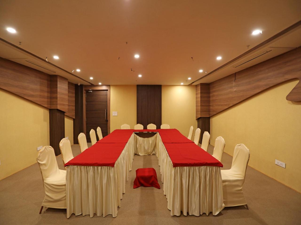 Oyo 16835 Stayotel Kolkata Airport ภายนอก รูปภาพ