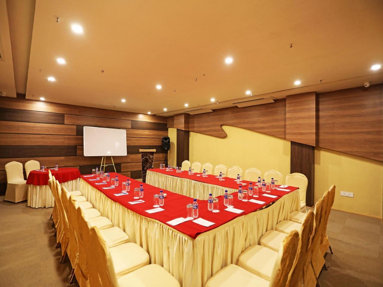 Oyo 16835 Stayotel Kolkata Airport ภายนอก รูปภาพ