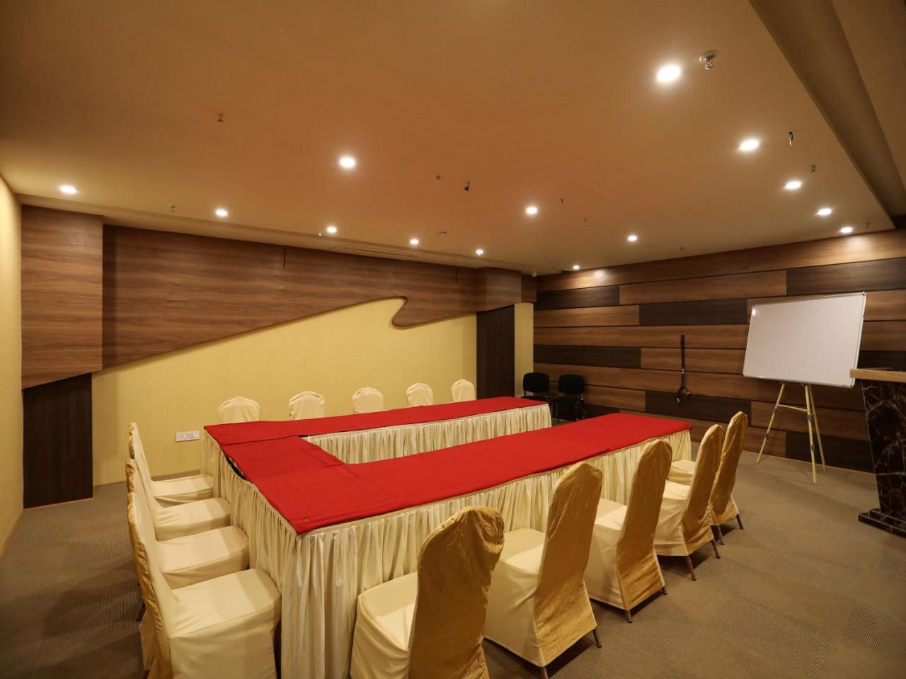 Oyo 16835 Stayotel Kolkata Airport ภายนอก รูปภาพ